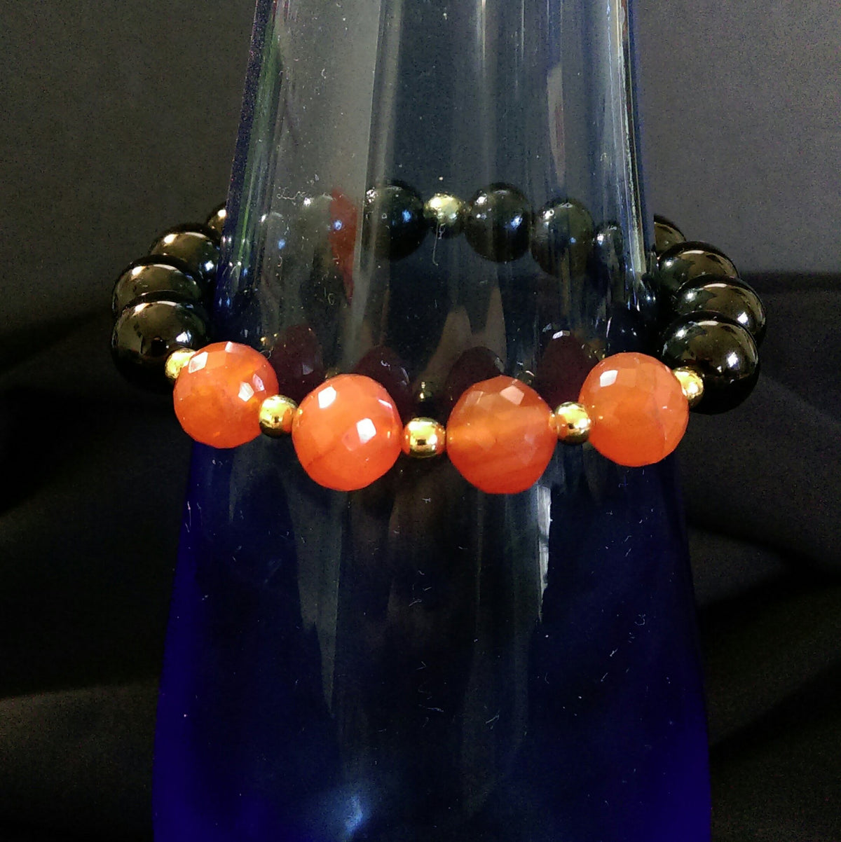 Carnelian and Black Onyx Stretch Bracelet // Gemstone Bracelet